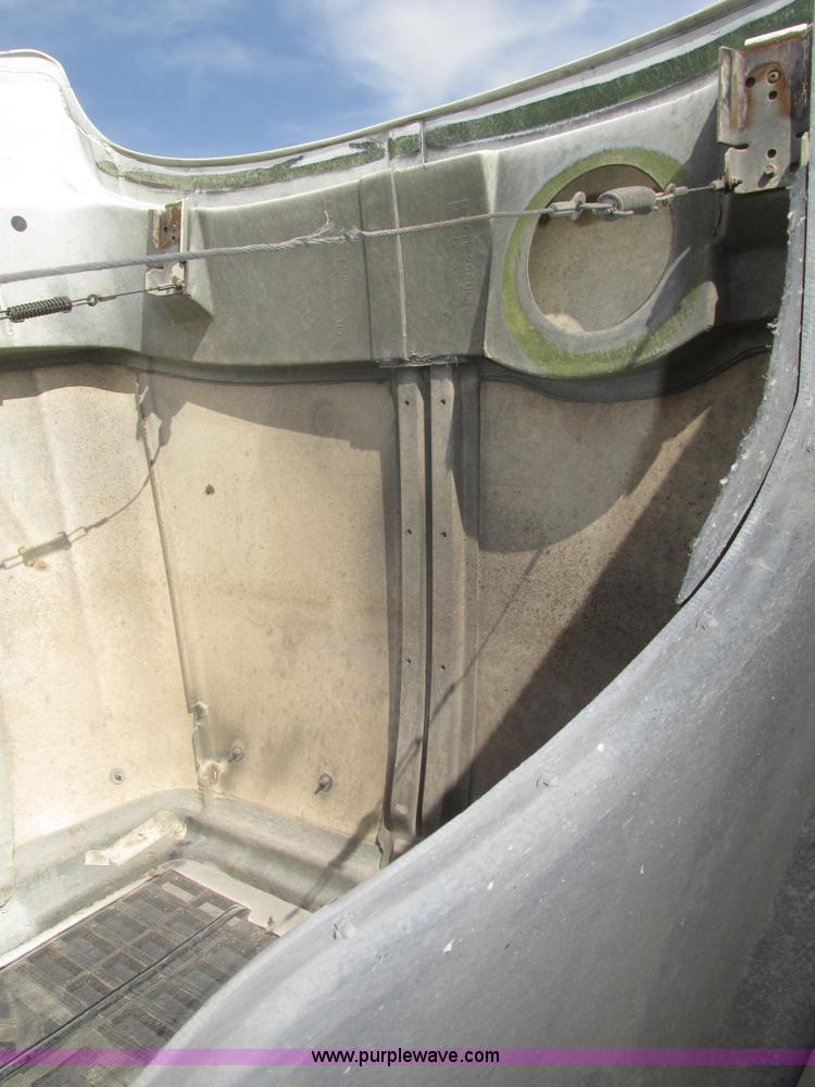 image for item H1142 2000 Mack CH613 semi truck