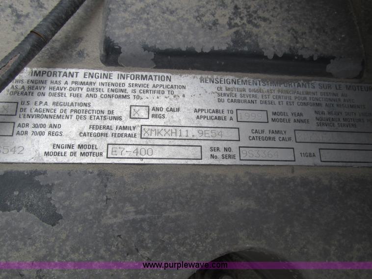 image for item H1142 2000 Mack CH613 semi truck