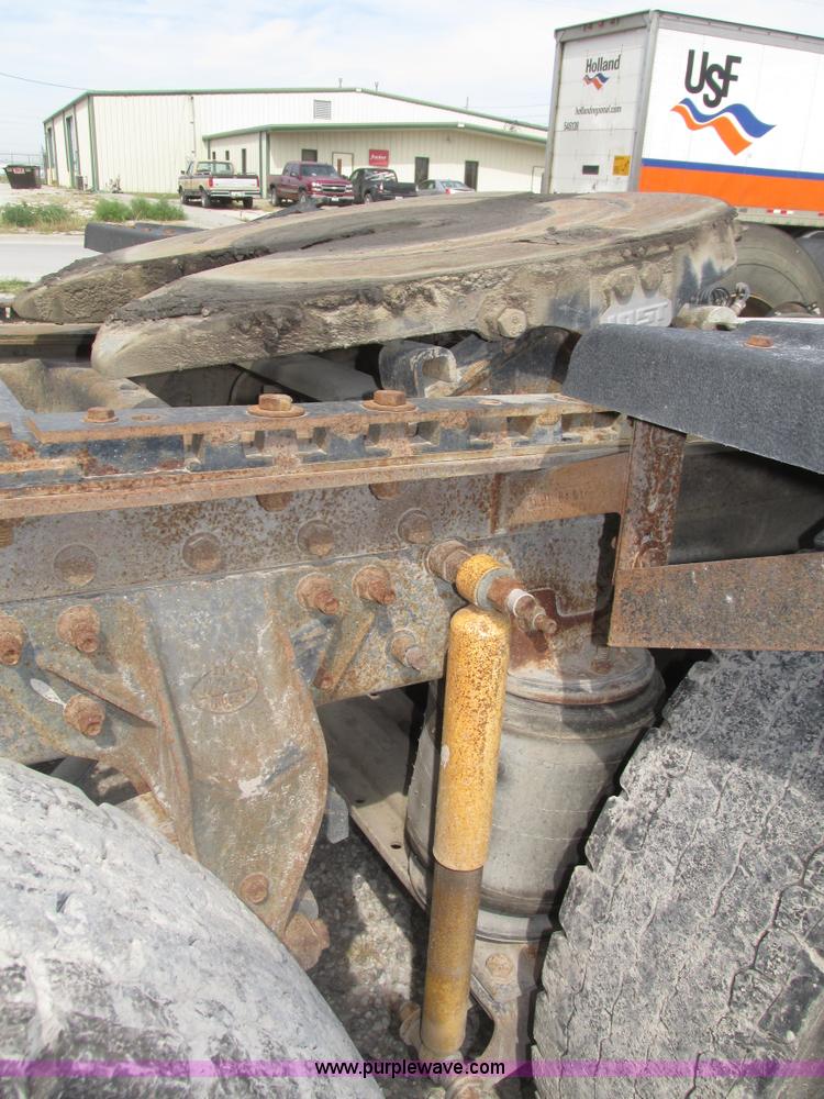 image for item H1142 2000 Mack CH613 semi truck