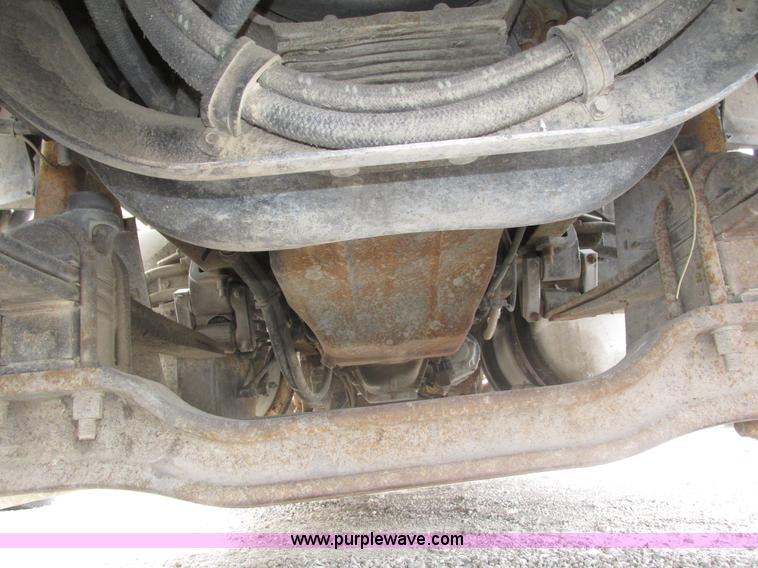 image for item H1142 2000 Mack CH613 semi truck