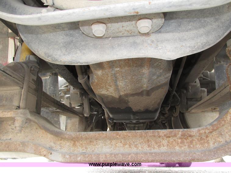 image for item H1143 2001 Mack CH613 semi truck