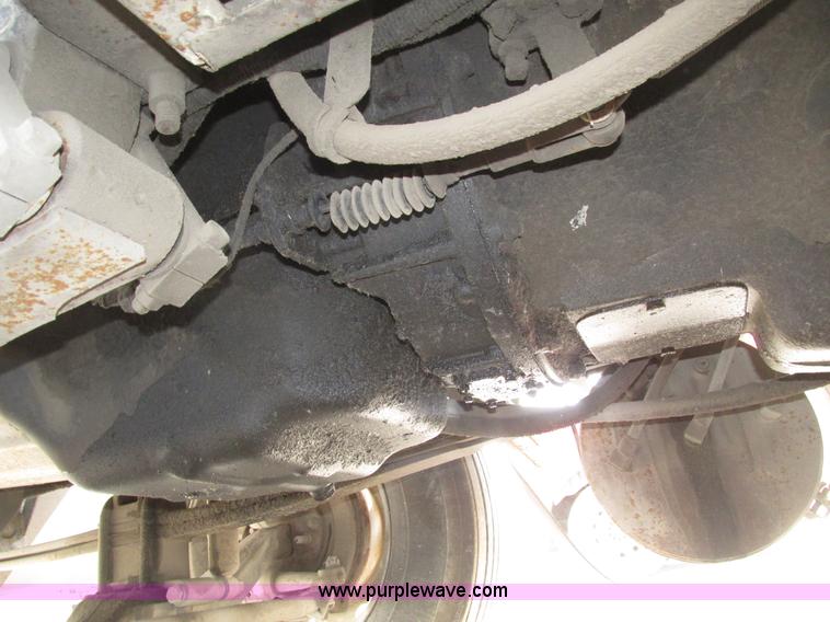 image for item H1143 2001 Mack CH613 semi truck