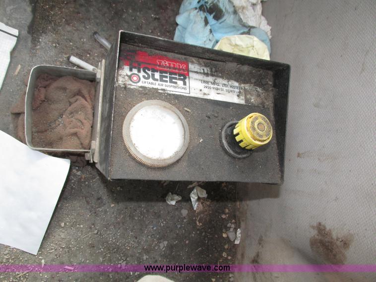 image for item H1144 2001 Mack CH613 semi truck