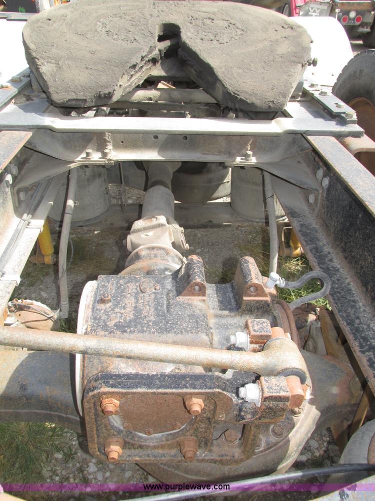 image for item H1144 2001 Mack CH613 semi truck