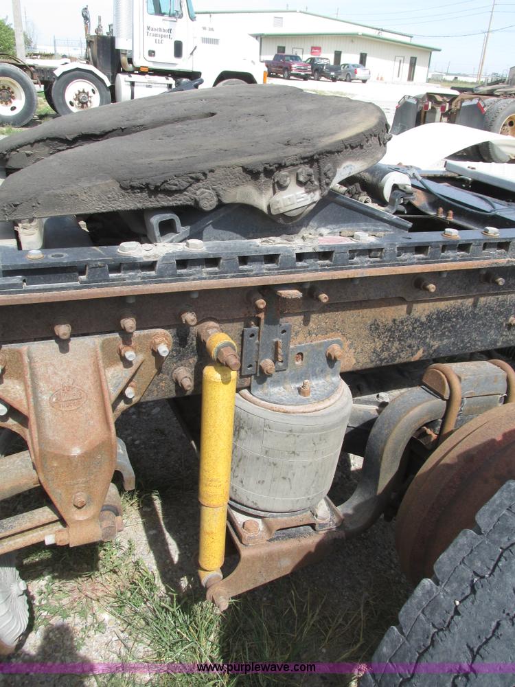 image for item H1144 2001 Mack CH613 semi truck