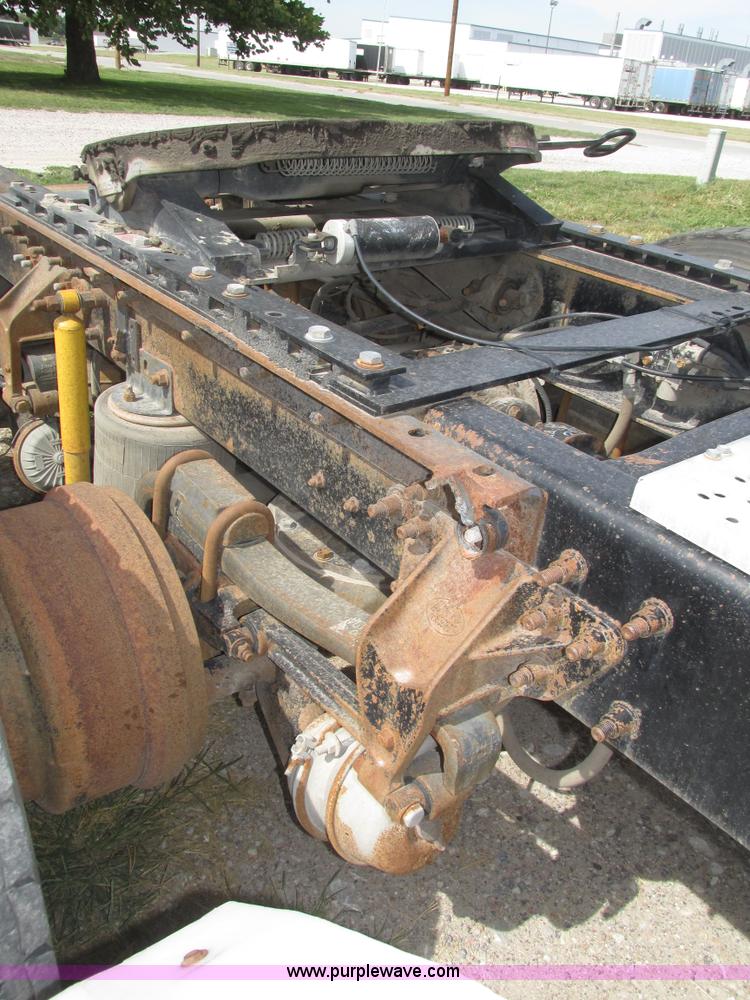 image for item H1144 2001 Mack CH613 semi truck