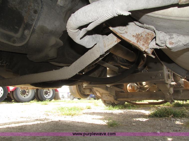 image for item H1144 2001 Mack CH613 semi truck