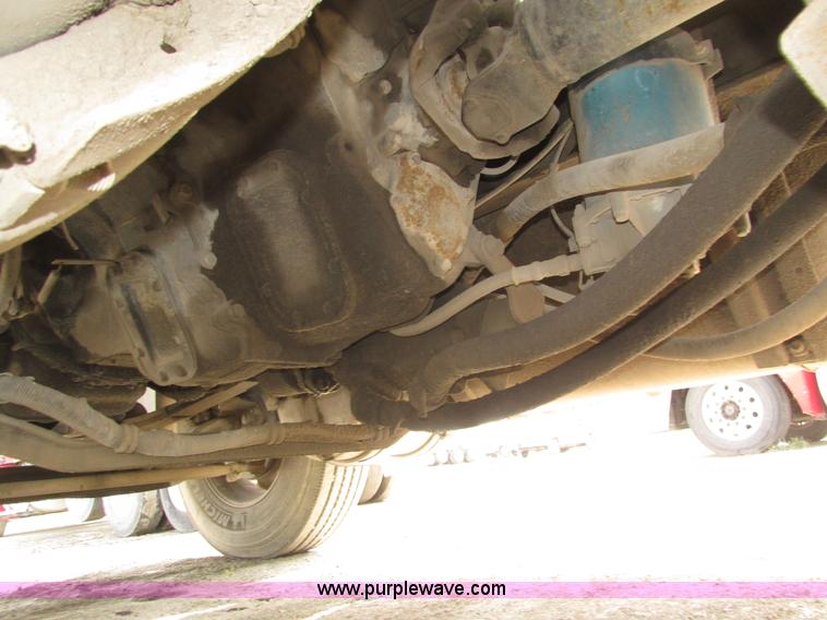 image for item H1144 2001 Mack CH613 semi truck