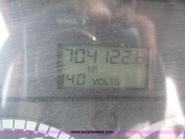 image for item H1145 2006 Freightliner Columbia semi truck