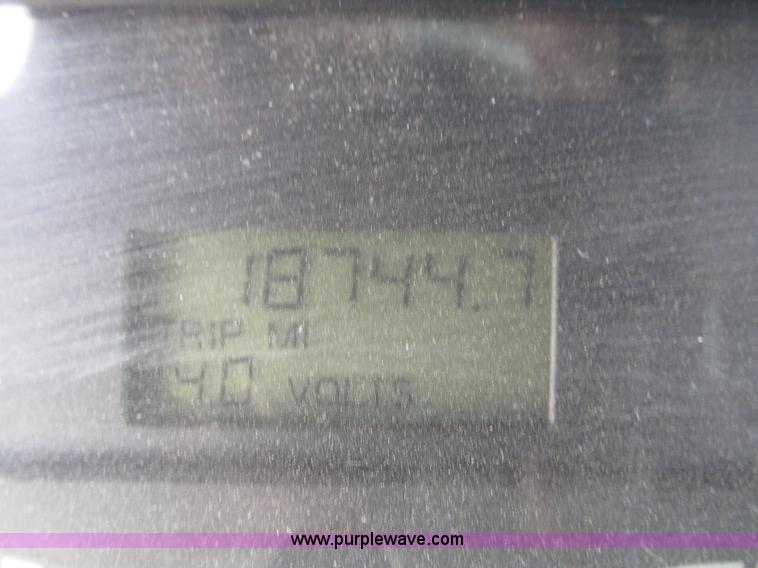 image for item H1145 2006 Freightliner Columbia semi truck