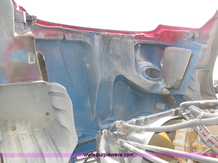 image for item H1145 2006 Freightliner Columbia semi truck