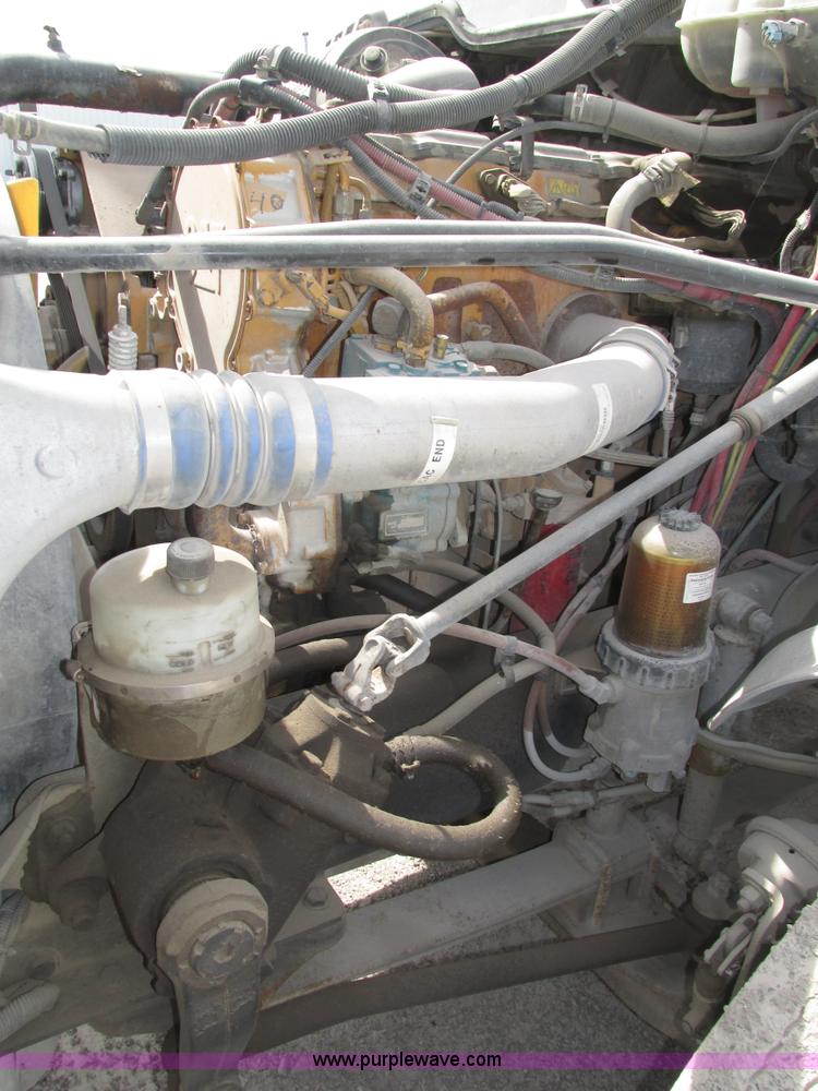 image for item H1145 2006 Freightliner Columbia semi truck