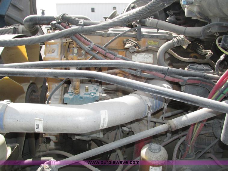 image for item H1145 2006 Freightliner Columbia semi truck