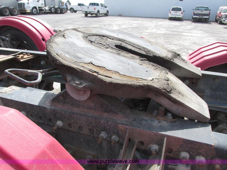 image for item H1145 2006 Freightliner Columbia semi truck