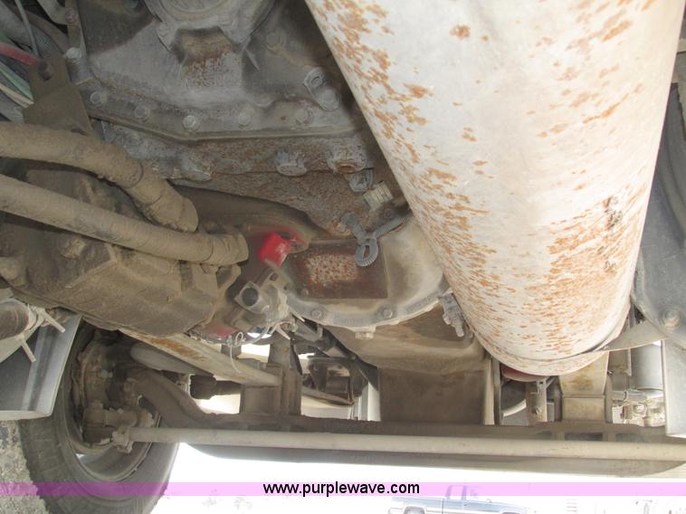 image for item H1145 2006 Freightliner Columbia semi truck