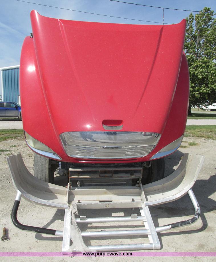 image for item H1146 2006 Freightliner Columbia semi truck