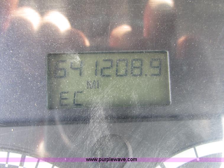 image for item H1146 2006 Freightliner Columbia semi truck