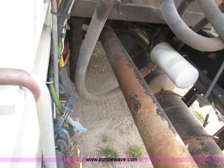 image for item H1146 2006 Freightliner Columbia semi truck