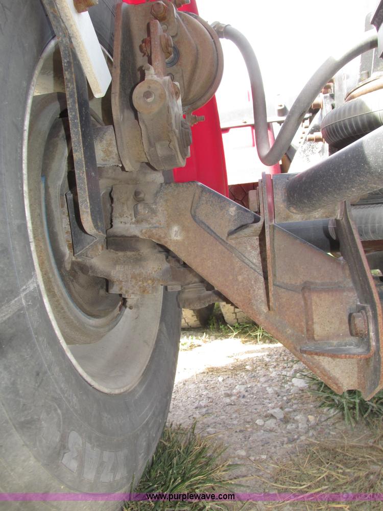 image for item H1146 2006 Freightliner Columbia semi truck