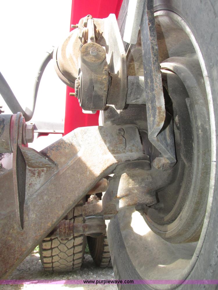 image for item H1146 2006 Freightliner Columbia semi truck