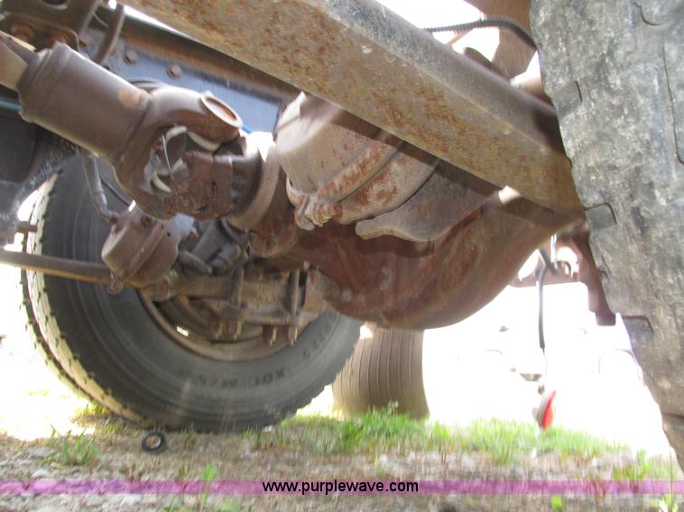 image for item H1146 2006 Freightliner Columbia semi truck