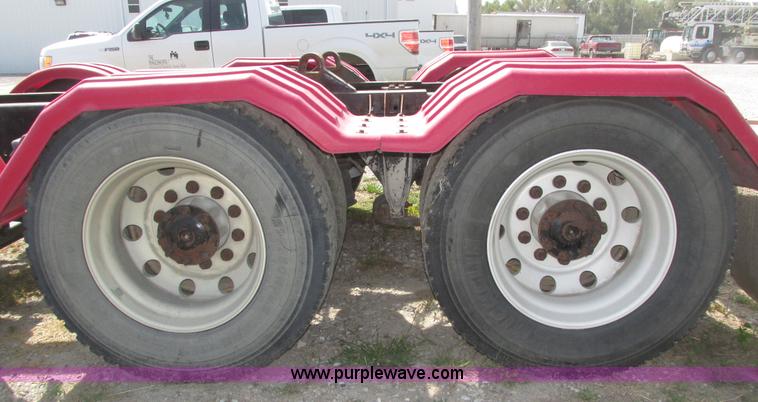 image for item H1146 2006 Freightliner Columbia semi truck