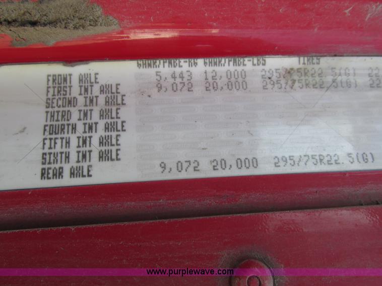 image for item H1146 2006 Freightliner Columbia semi truck