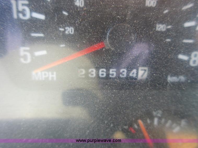 image for item I1972 2002 Sterling L9500 semi truck