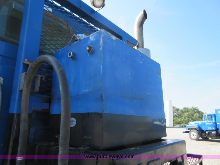 image for item I1973 2002 Sterling L9500 semi truck