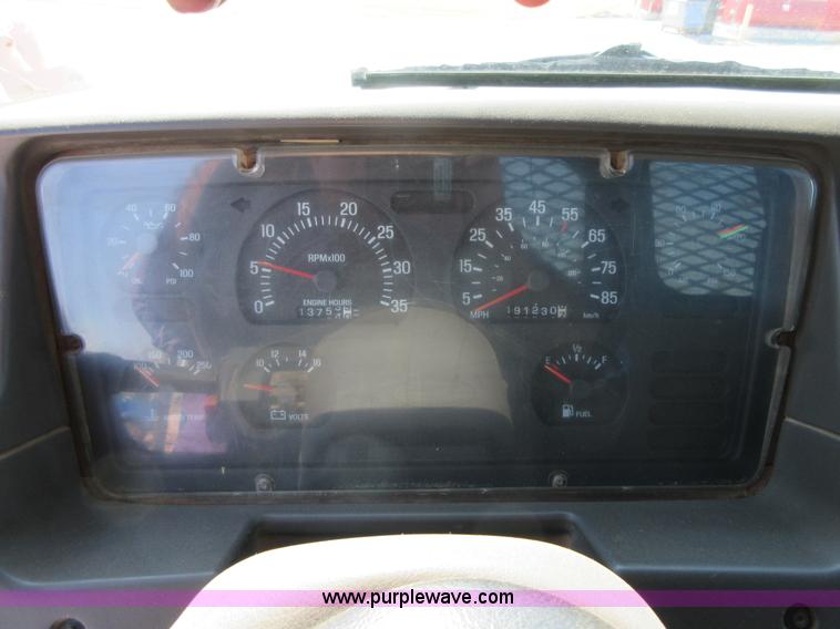 image for item I1973 2002 Sterling L9500 semi truck