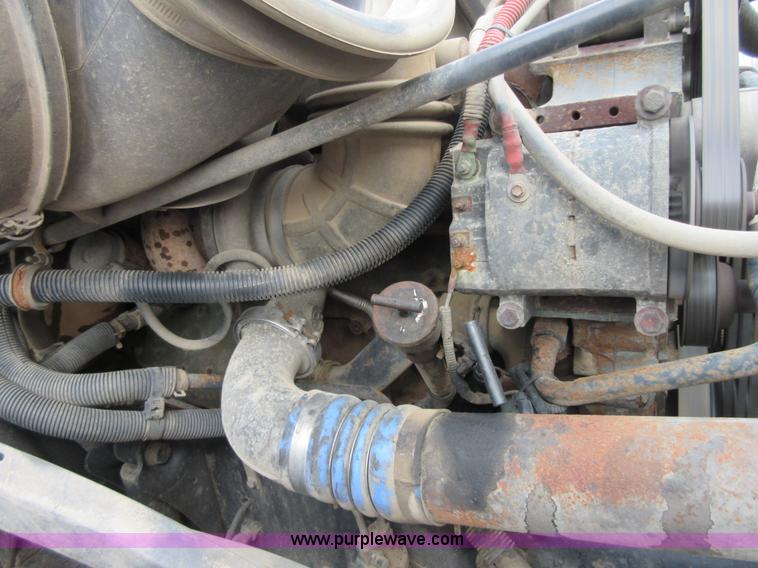 2003 Freightliner Columbia semi truck in Catoosa, OK | Item I2002 sold