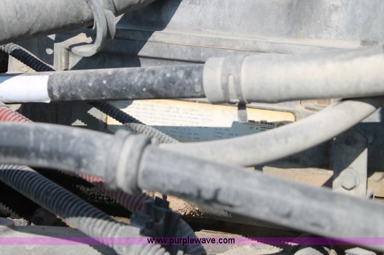 image for item J1438 2006 Freightliner Columbia semi truck