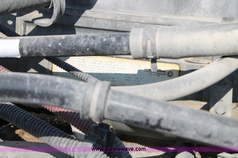 image for item J1438 2006 Freightliner Columbia semi truck