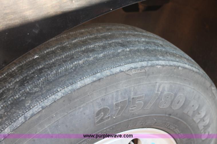 image for item J1439 2007 International 9400i semi truck