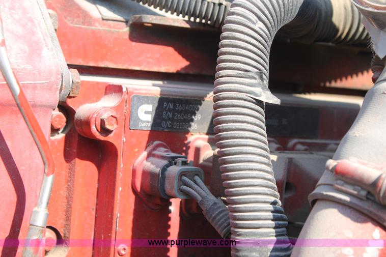 image for item J1439 2007 International 9400i semi truck