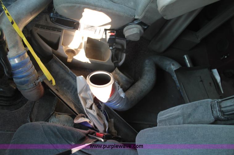 image for item J1439 2007 International 9400i semi truck