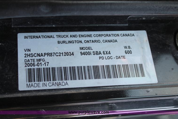 image for item J1439 2007 International 9400i semi truck