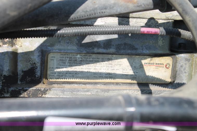 image for item J1441 2005 Freightliner Columbia semi truck