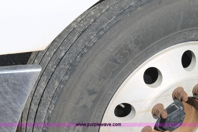 image for item J1442 1998 Freightliner Century Class semi truck