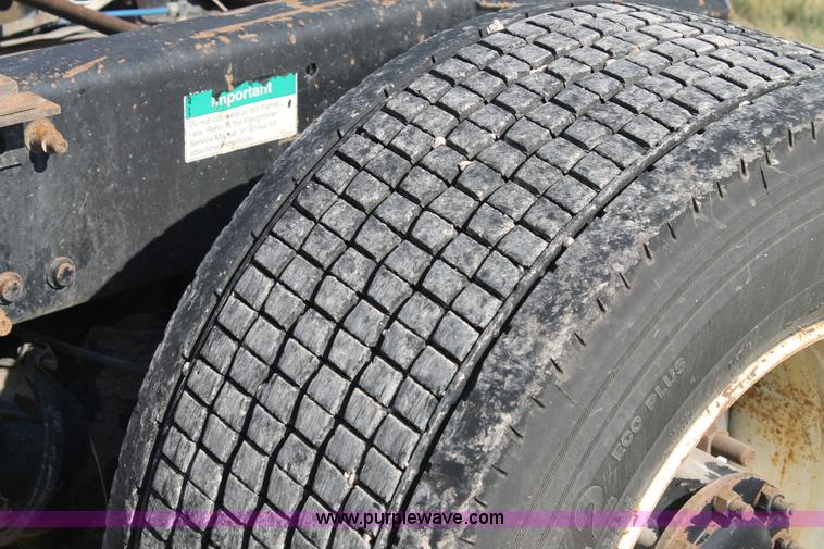 image for item J1442 1998 Freightliner Century Class semi truck