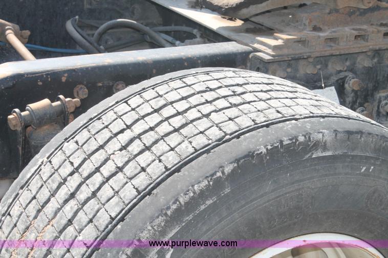 image for item J1442 1998 Freightliner Century Class semi truck