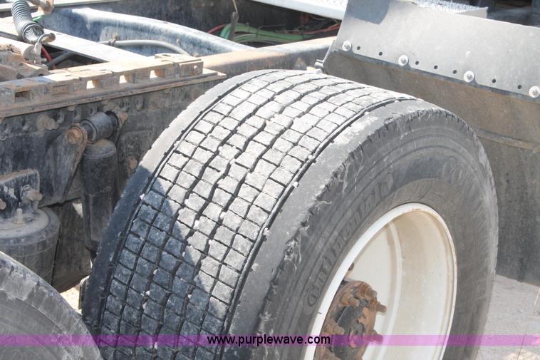 image for item J1442 1998 Freightliner Century Class semi truck