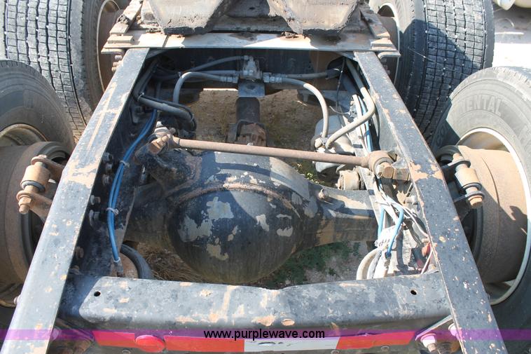 image for item J1442 1998 Freightliner Century Class semi truck