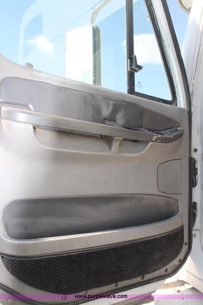 image for item J1442 1998 Freightliner Century Class semi truck