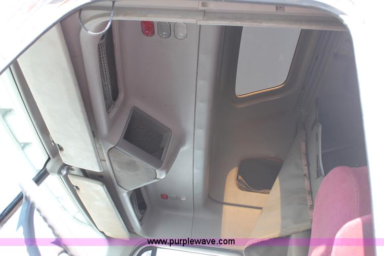 image for item J1442 1998 Freightliner Century Class semi truck