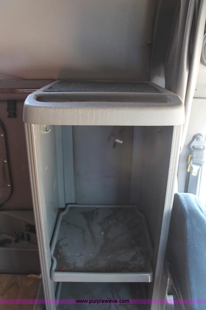 image for item J1443 2001 Peterbilt 387 semi truck