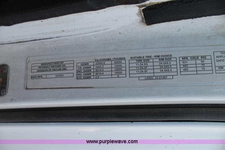 image for item J1443 2001 Peterbilt 387 semi truck