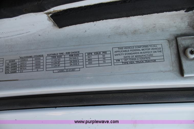 image for item J1443 2001 Peterbilt 387 semi truck