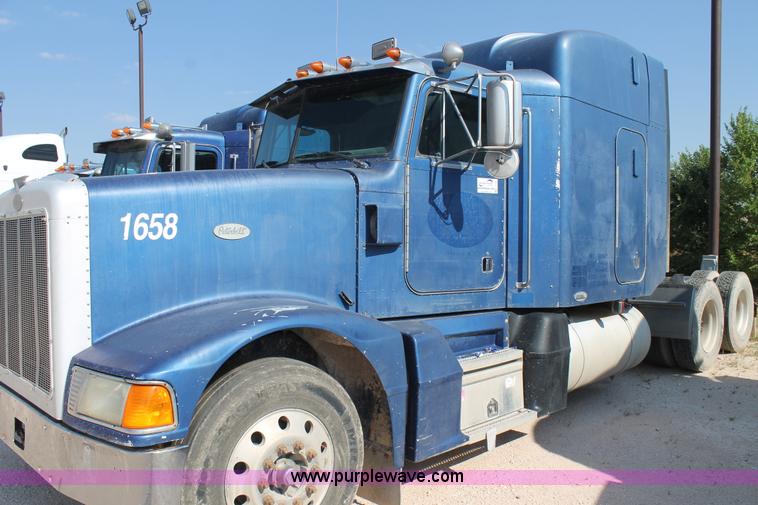 image for item J1444 1998 Peterbilt 377 semi truck