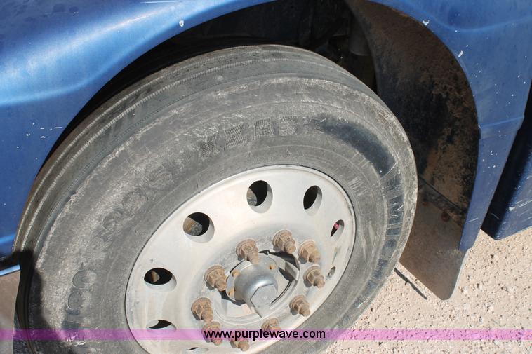 image for item J1444 1998 Peterbilt 377 semi truck